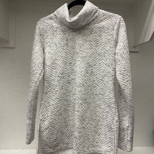 Long thermal sweatshirt
